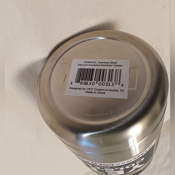 YETI Colster Stainless Steel No Sweat Design Keeps drinks cold for hours - Picture 3 of 8